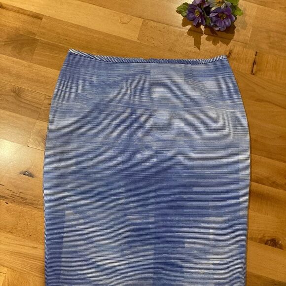 Tahari blue patterned pencil skirt - Picture 2 of 7